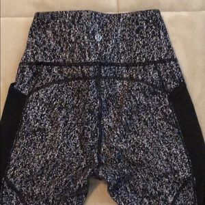 Lululemon workout leggings bag included